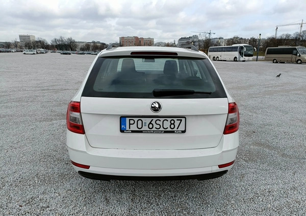 Skoda Octavia cena 37600 przebieg: 242000, rok produkcji 2017 z Gdańsk małe 277